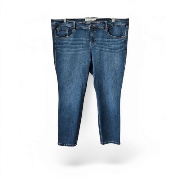 TORRIDβMid- Rise Super Skinny Plus Size Jeans SIZE 24R - Picture 1 of 16